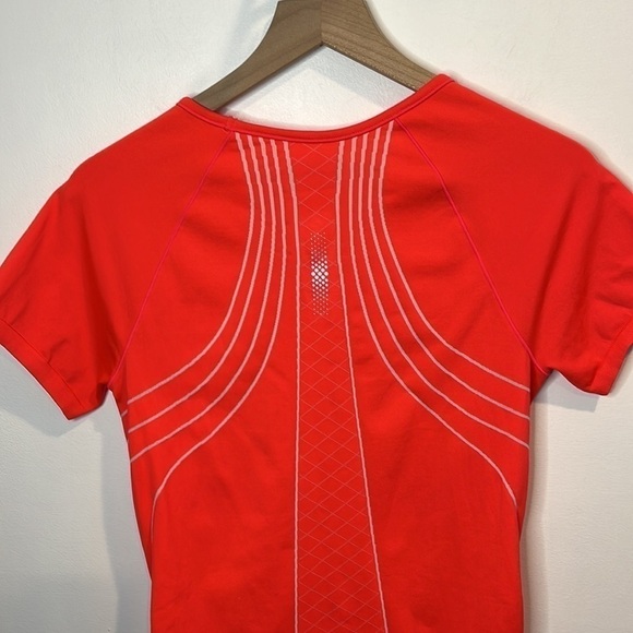 Women’s | Athleta Workout Shirt | Medium - Picture 6 of 6